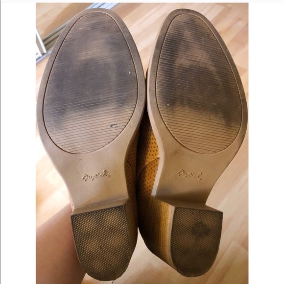 Qupid Tan Cutout style ankle booties - Picture 4 of 5